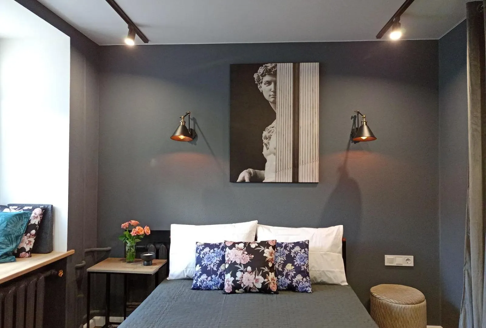 24 Mezhygirska Str 24, Apartments In Historical Parts, Podil Kyiv