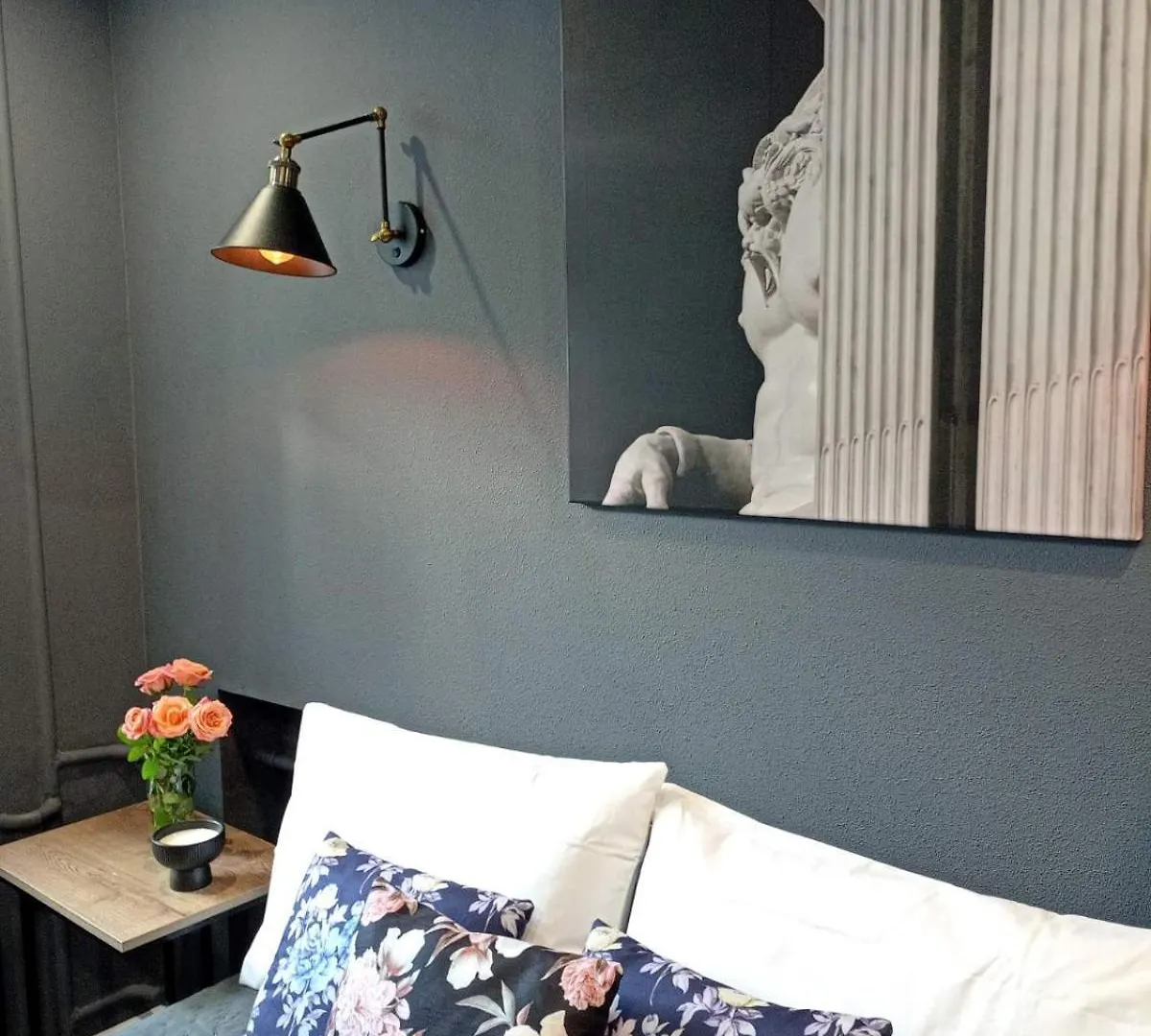 24 Mezhygirska Str 24, Apartments In Historical Parts, Podil Kyiv Ukraine